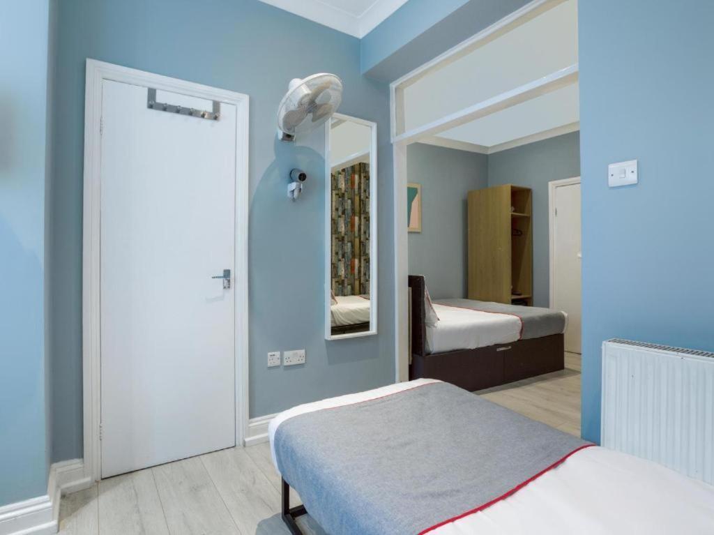 Orlando Hotel London Room photo